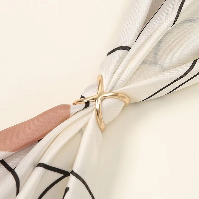 Sciarpa con fibbia in seta mul - Silk Blouse Button recensione e prezzo